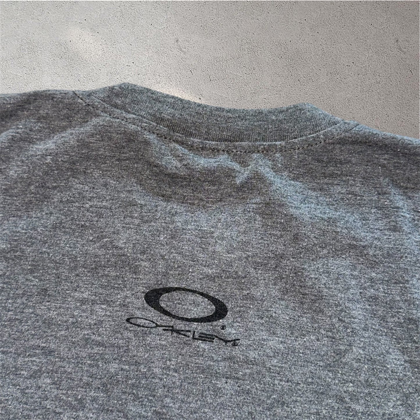 Vintage 90s Oakley tee