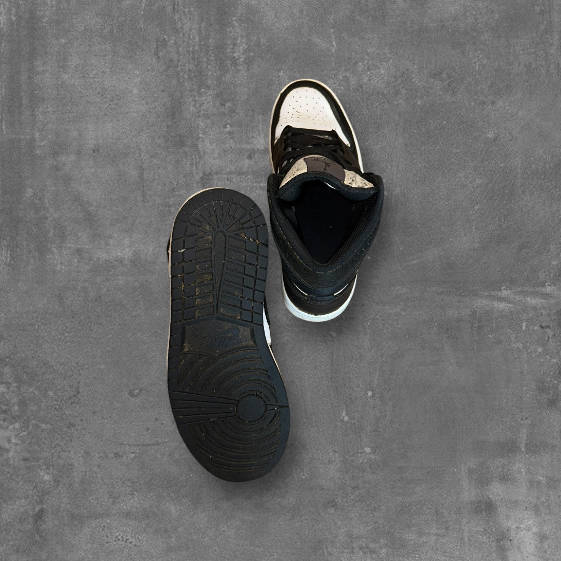 Air Jordan Retro 1 mid [42.5]