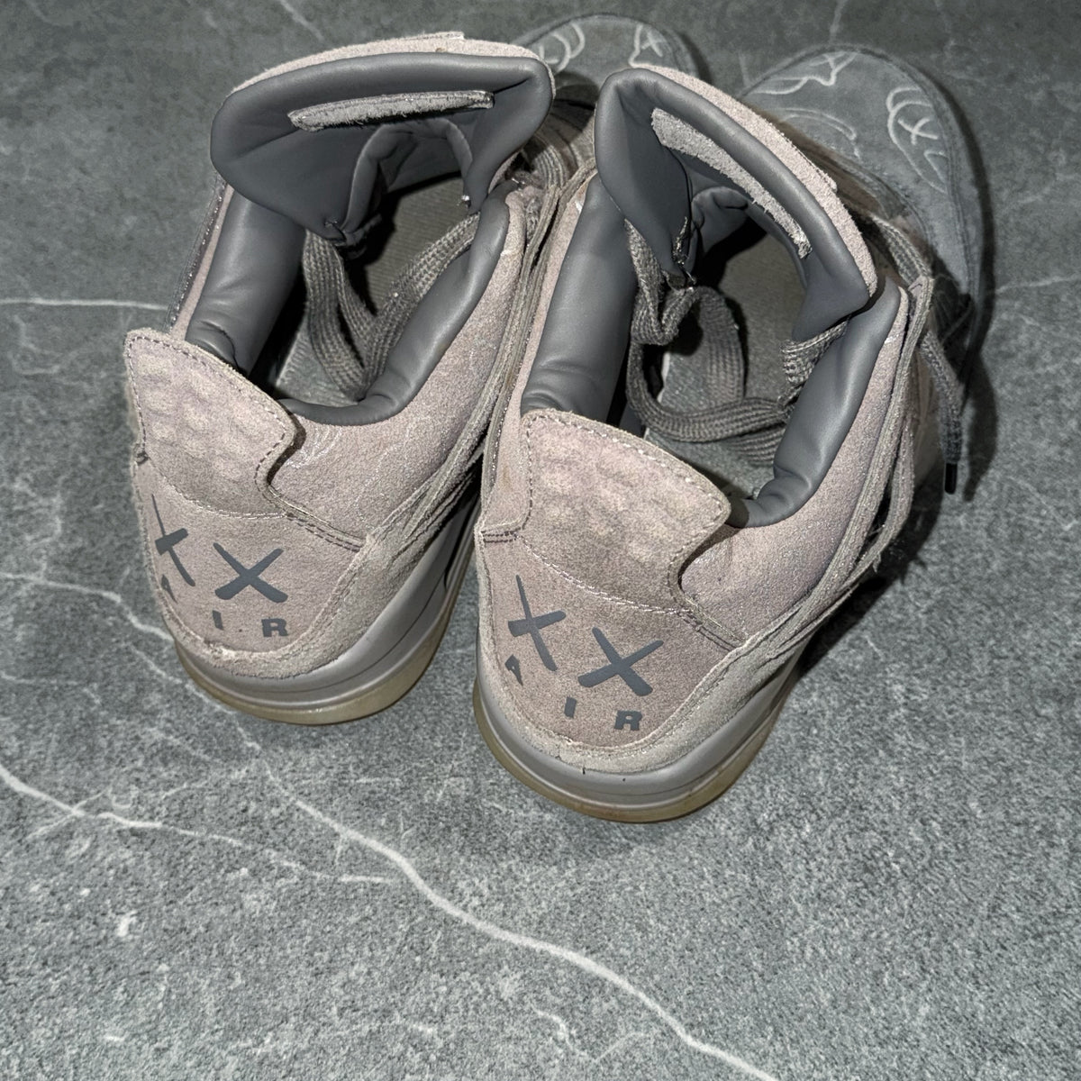 Air Jordan Retro 4 Kaws [42]