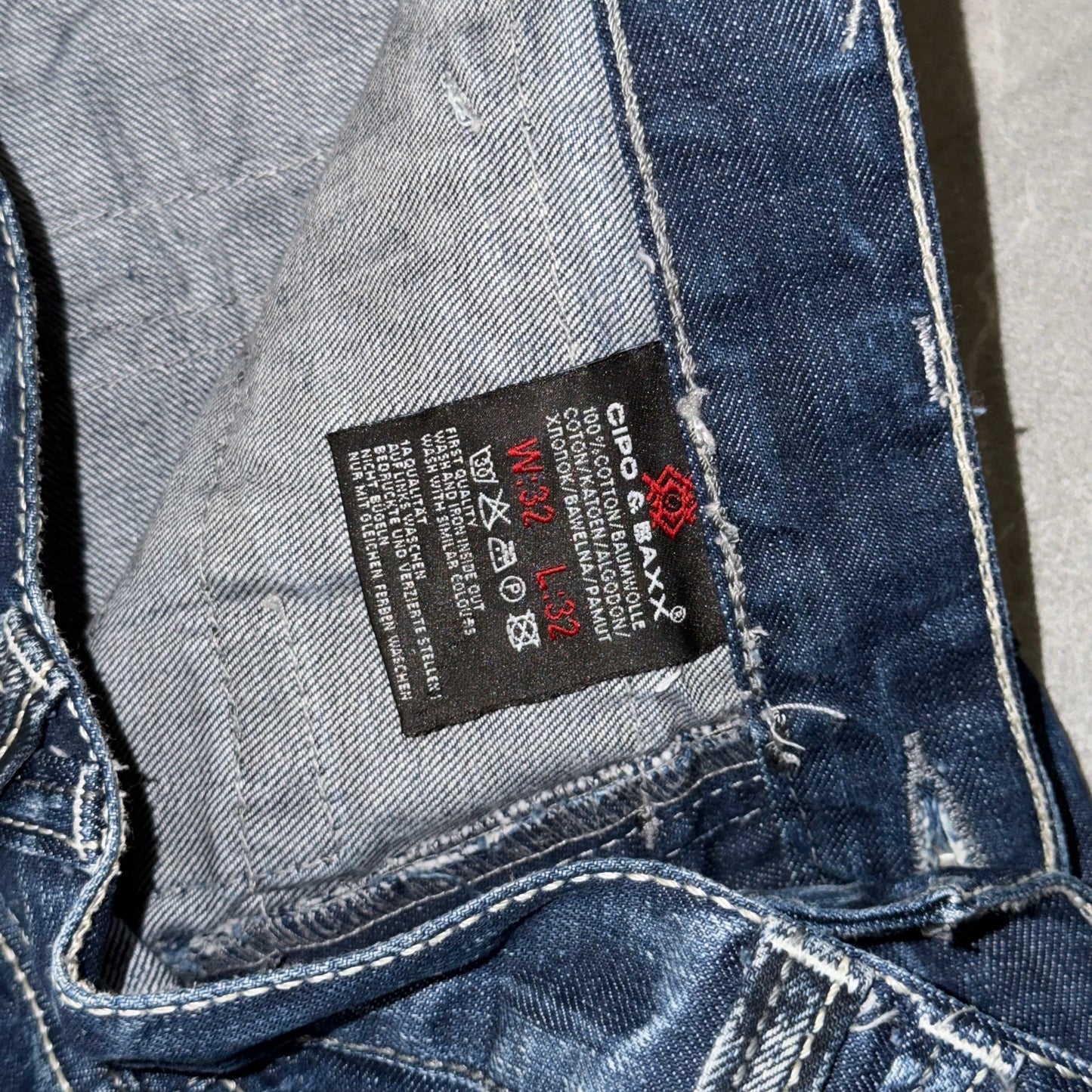 Y2k RARE Cipo & Baxx 2waist Jeans