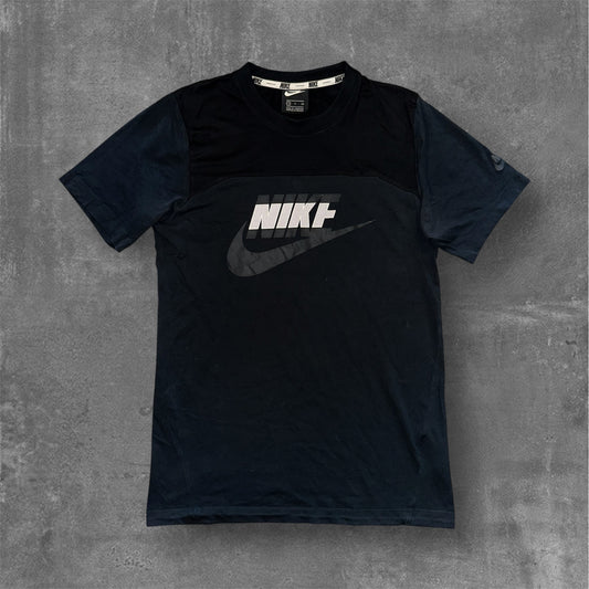 Nike tee